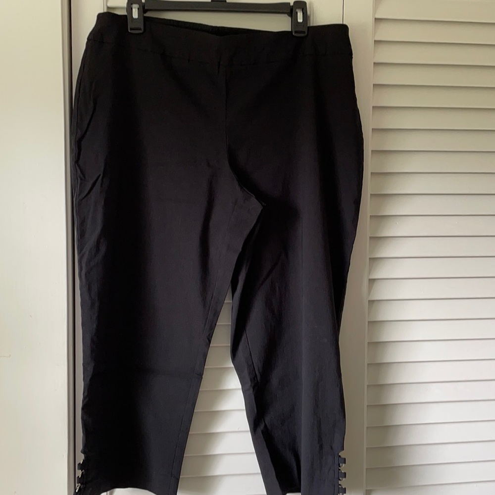 JM Collection Crop Pants, size L
